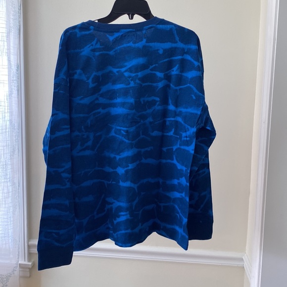 Champion Blue patterned long sleeve t-shirt Size XL NWOT. - Picture 3 of 7